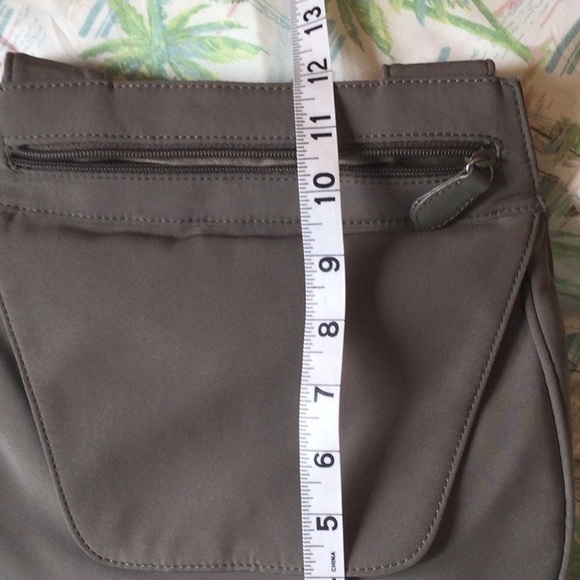 Travel Smith crossbody saddle bag. Water resistant, durable. Adventure bag. - Picture 5 of 7